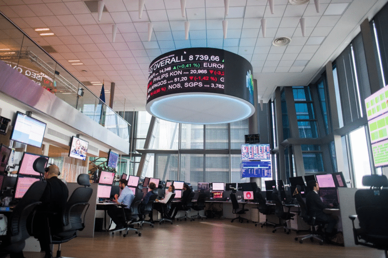 SKN | שווקי אירופה נסגרו בעלייה כאשר מדדי האזור ממשיכים להתחזק למרות ביצועים לא אחידים ברמה הלאומית