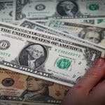 SKN | האם הדולר האמריקאי מאבד את הכתר הגלובלי שלו לאחר הירידה החדה ביותר מזה שנים?