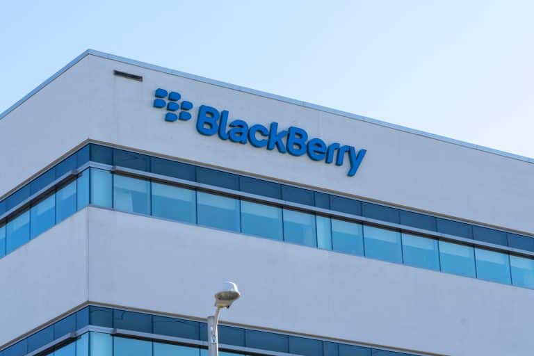 SKN | האם אבטחת הסייבר הופכת לעוגן הצמיחה של BlackBerry כאשר תחזית ההכנסות משתפרת?