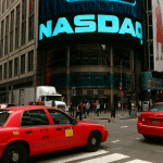 SKN | אנליסטים מזהירים: מניית Strategy עלולה להימחק ממדד Nasdaq 100 בעקבות איזון־משקל שנתי