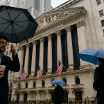 SKN | האם וול סטריט יכולה להשיב לעצמה את המומנטום כאשר החוזים העתידיים מתייצבים לאחר פתיחה תנודתית לחודש דצמבר?