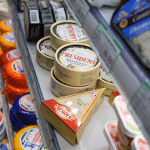 SKN | האם מכס החלב החדש של סין הוא החזית הבאה בסכסוך הסחר שלה עם אירופה?