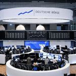 SKN | האם הרוגע של סוף השנה באירופה יכול להחזיק מעמד כאשר התחזקות המטבעות מעצבת את ביצועי המניות?