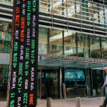 SKN | שווקי ישראל ננעלים ביציבות כאשר המניות מתכנסות סביב רווחים והאג”ח מאותתות על יציבות לסוף השנה