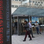 SKN | סגירת שוק ישראל: המניות מזנקות רוחבית כאשר קניות סוף שנה מרימות את מדדי תל אביב