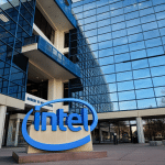 SKN | האם החלטתה של אינטל לשמור את חטיבת הרשתות היא מהלך אסטרטגי לעידן ה-AI והמחשוב בקצה?