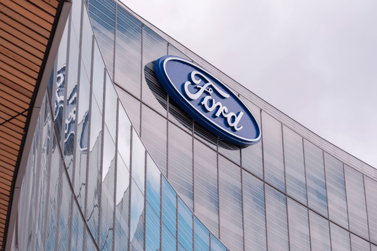 SKN | פורד רושמת מחיקה של 19.5 מיליארד דולר כאשר מעבר להיברידיים כופה איפוס אסטרטגיית הרכב החשמלי