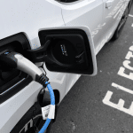 SKN | 2025: השנה שבה שלושת הגדולות נסוגו מרכבים חשמליים