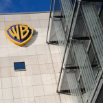 SKN | וורנר ברדרס דיסקברי מתקרבת לנקודת מפנה מרכזית: האם השוק מתמחר מהפך תקשורתי בר־קיימא?