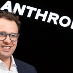 SKN | האם חברות הבינה המלאכותית דוחפות את “מד הסיכון” רחוק מדי כאשר ההשקעות מתקרבות להתחייבויות של טריליון דולר?