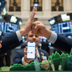 SKN | האם שׁוּוקֵי ישראל מזנקים עם ראלי חזק במדדי המניות המרכזיים בפתיחת דצמבר?