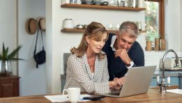 SKN | למה יותר אמריקאים מטשטשים את הגבול בין עבודה לפרישה