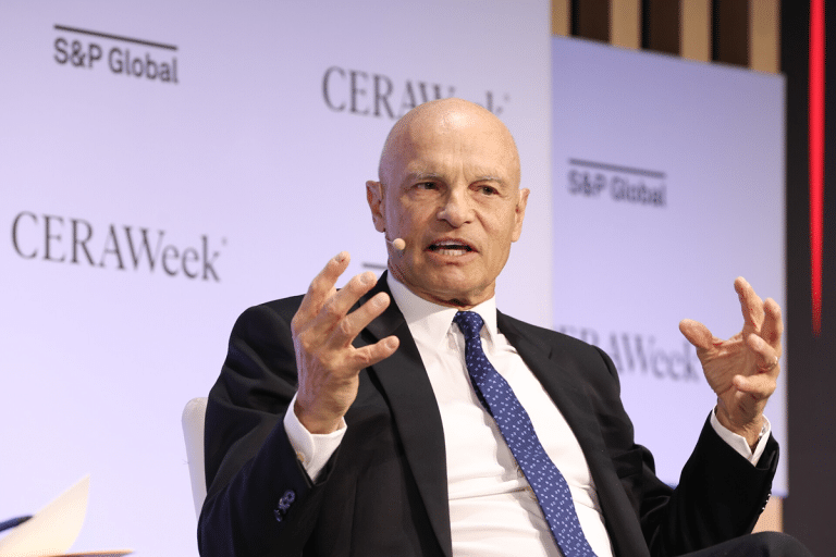 SKN | מייסד Gunvor מפנה את מקומו כאשר כוח הניהול עובר לסוחר נפט אמריקני — מעבר הנהגה משמעותי בענף