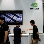 SKN | מניית אנבידיה מזנקת ב־3% כאשר מומנטום הרווחים מחזק את ההובלה השוקית מונעת ה־AI