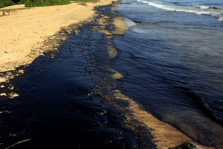 SKN | מחירי הנפט מטפסים בעקבות נזק לטרמינל בים השחור וסיכונים בוונצואלה המהדקים את תחזית ההיצע