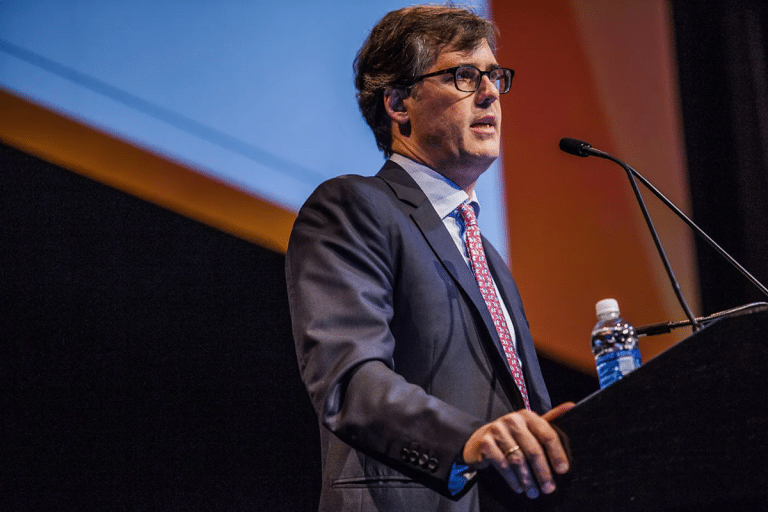 SKN | מדוע פיליפ לאפון ריכז שליש מתיק ההשקעות שלו בשש מובילות בינה מלאכותית לקראת 2026