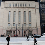 SKN | מדד TSX נחלש במעט כאשר מומנטום הסחורות מתקרר משיאים