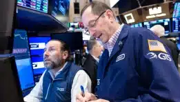 SKN | שווקי מניות בארה”ב צונחים כאשר וול סטריט נכנסת לחודש המסחר האחרון של 2025