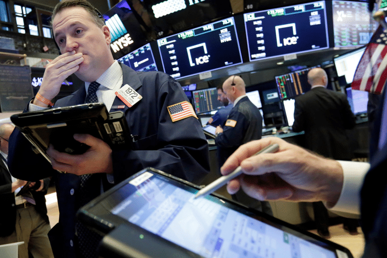 SKN | שווקי ארה״ב מטפסים בהדרגה כאשר התנודתיות מתחזקת לקראת סיום השנה