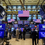 SKN | שווקי ארה״ב מציגים איתותים מפוצלים כאשר התנודתיות מטפסת במסחר המוקדם של יום שלישי