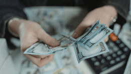 SKN | העלאות שכר מינימום צפויות להעלות שכר למיליונים עם כניסת חוקים חדשים לתוקף