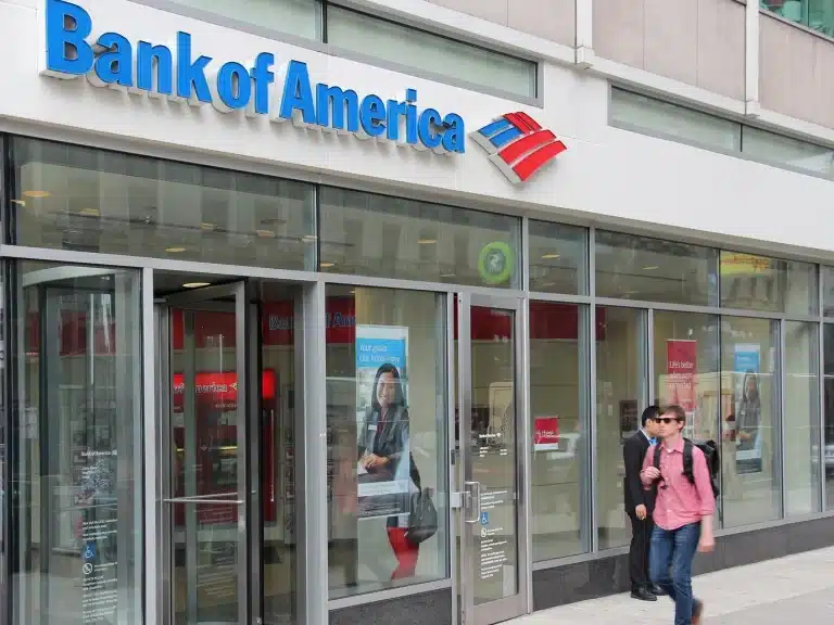 SKN | המחסום האחרון נפרץ: Bank of America מסמן את ה-4% כסטנדרט החדש בתיקי ההשקעות