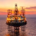 SKN | האם היציבות האחרונה במחירי הנפט היא הפוגה זמנית — או תחילתו של פרמיית סיכון גאופוליטית?