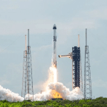 SKN | SpaceX מכוונת לפי הדיווחים לשווי של 800 מיליארד דולר, כאשר הדיונים על הנפקה מצביעים על 2026