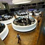 SKN | FTSE 100 רושם עלייה שבועית של 4.65% עם חוזק במניות אירופיות