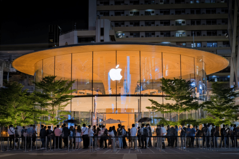 SKN | עקיפת תחזיות הרווח של אפל ברבעון הראשון: שולי רווח חזקים וצמיחת שירותים מקזזים רוחות נגד בתחום החומרה