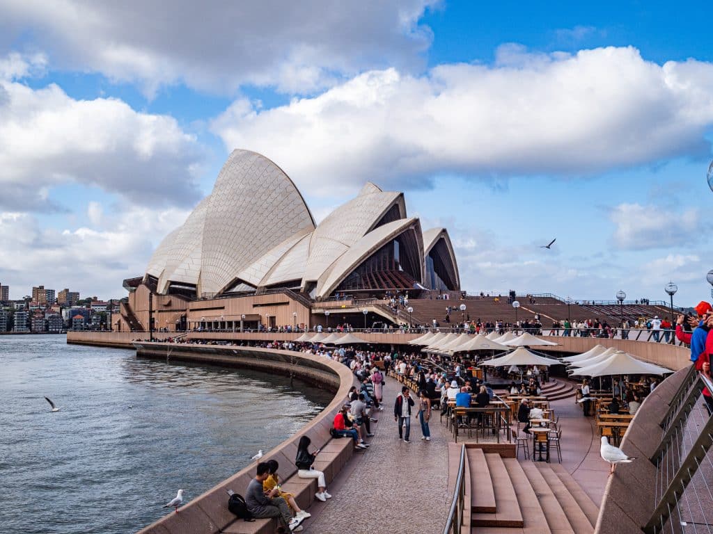 SKN | האם גיוס ההון של NEXTDC בהיקף של 1.07 מיליארד דולר אוסטרלי יכול להאיץ את תנופת ההתרחבות של מרכזי הנתונים בסידני?