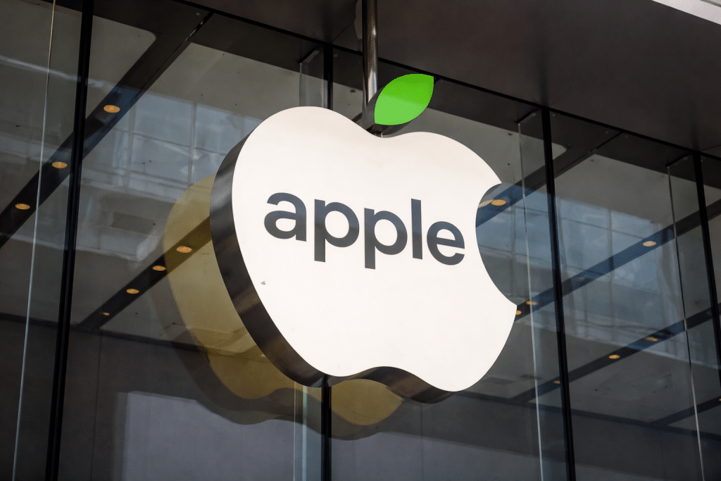 SKN | כניעה או גאונות? אפל בוחרת ב-Gemini כמנוע של ה-iPhone ומכתירה את גוגל כמנצחת במרוץ ה-AI