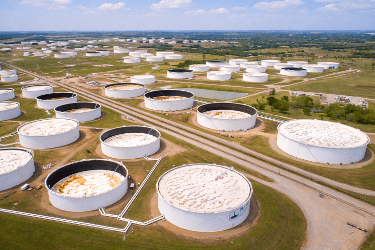 SKN | האם הראלי בן חמישה הימים בנפט מאותת על פרמיית סיכון גאופוליטית חדשה בשווקי האנרגיה?