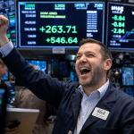 SKN | שווקי ארה״ב ננעלים בעליות כאשר מניות קטנות מובילות והוולאטיליות צונחת בחדות