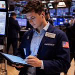 SKN | שווקי ארה״ב מזנקים בחדות כאשר תיאבון הסיכון חוזר והתנודתיות נופלת במהירות