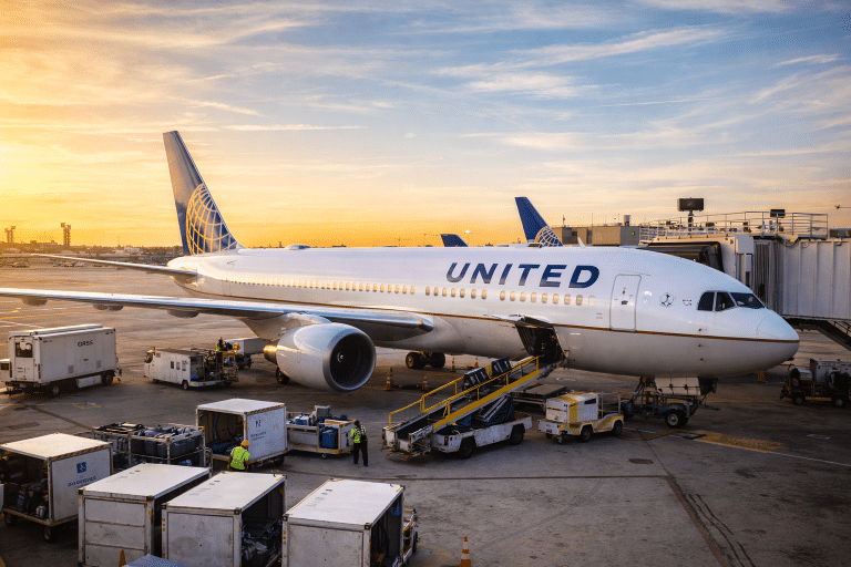 SKN | האם נסיעות העסקים באמת חזרו? יונייטד איירליינס אומרת שהביקוש “מדהים” בתחילת 2026