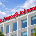 SKN | מדוע Johnson & Johnson מאחדת את כוח האדם שלה בבריטניה במחוז ברקשייר?