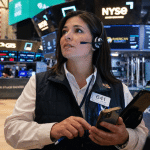 SKN | האם הצרכנים האמריקאים המתוחים הופכים לחוליה החלשה כאשר מתחים גלובליים בוחנים את תחזיות החברות?