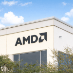 SKN | AMD מאריכה את הראלי כאשר אופטימיות סביב AI ומומנטום רווחים תומכים במניה