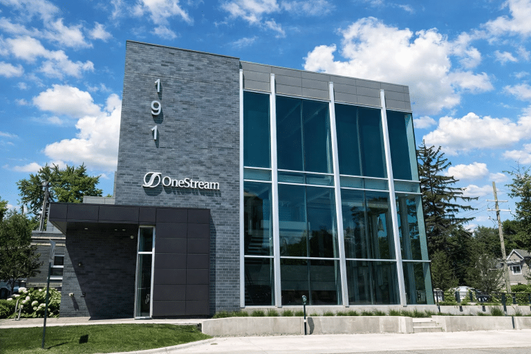 SKN | מניות OneStream מזנקות כאשר הפתעות בדוחות ותנופת ההכנסות מציתות ראלי טכנולוגי