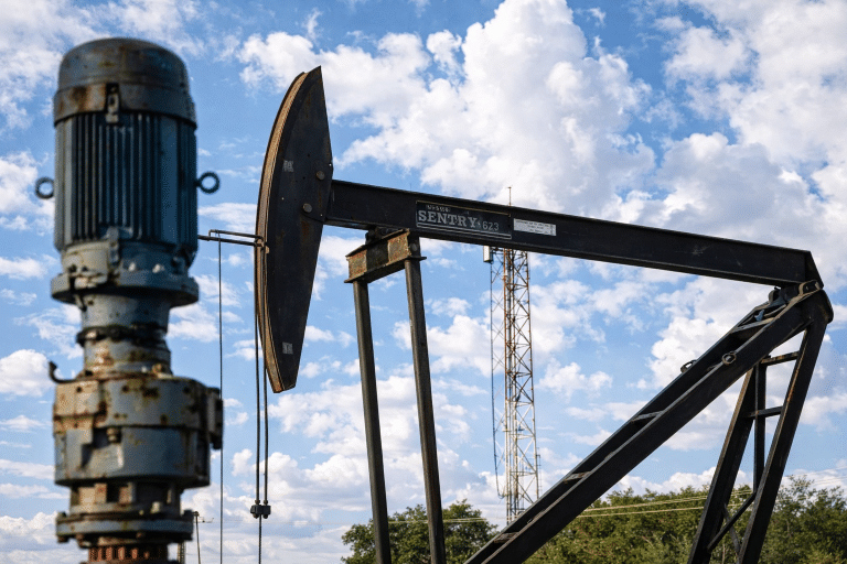 SKN | האם ענקיות הנפט האמריקאיות יכולות לאזן בין עתודותיה העצומות של ונצואלה לבין חששות המשקיעים לקראת הפסגה בבית הלבן?