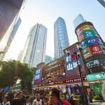 SKN | שווקי אסיה נסחרים במגמה מעורבת בפתיחת המסחר ב-2 במרץ כאשר סין מתחזקת ושווקים אזוריים אחרים ניצבים תחת לחץ