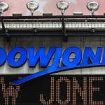 SKN | מדד דאו ג’ונס יורד מתחת ל-48,100: האם השוק נכנס לשלב חדש של זהירות לאחר שיאים היסטוריים?