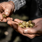 SKN | תעודת הסל DUST מזנקת ביותר מ־10% על רקע לחץ מכירות מחודש במניות כריית הזהב