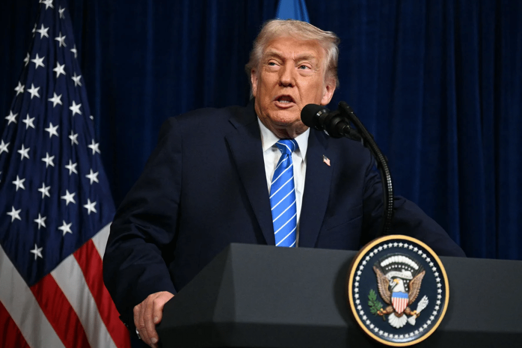 SKN | טראמפ משהה את העלאות המכס המתוכננות על רהיטים וארונות, ומעניק דחיית סחר לשנה אחת