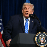 SKN | טראמפ מאותת על שינוי בהנהגת הפד — מה המשמעות של מינוי מחליף לפאוול לשווקים