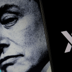 SKN | טסלה מתכננת השקעה של 2 מיליארד דולר ב־xAI: התרחבות אסטרטגית או מבחן ממשל תאגידי?