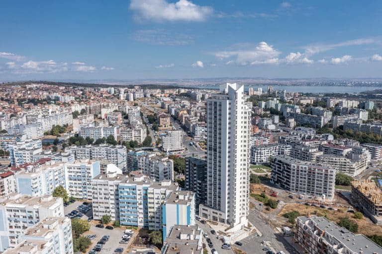 SKN | שווקי אירופה פותחים את השנה החדשה בעליות זהירות כאשר הנזילות נותרת דלה