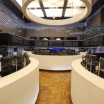 SKN | שוקי אירופה ננעלים בירידות חדות כאשר סלידת הסיכון פוגעת במדדים המרכזיים