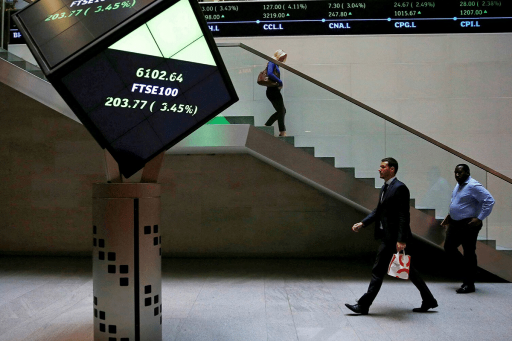 SKN | ניווט ההתאוששות תוך-יומית ב-FTSE 100: האם היא מצביעה על חוסן במהלך קונסולידציה?